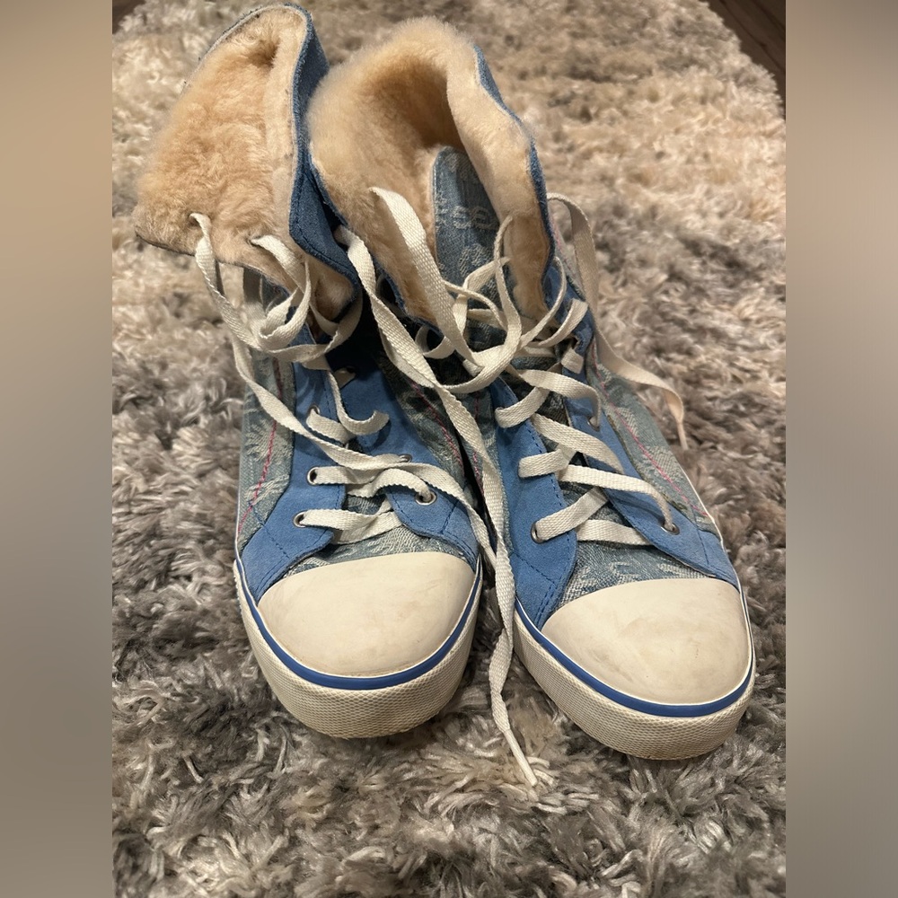 Ugg- logo sneaker sz. 11